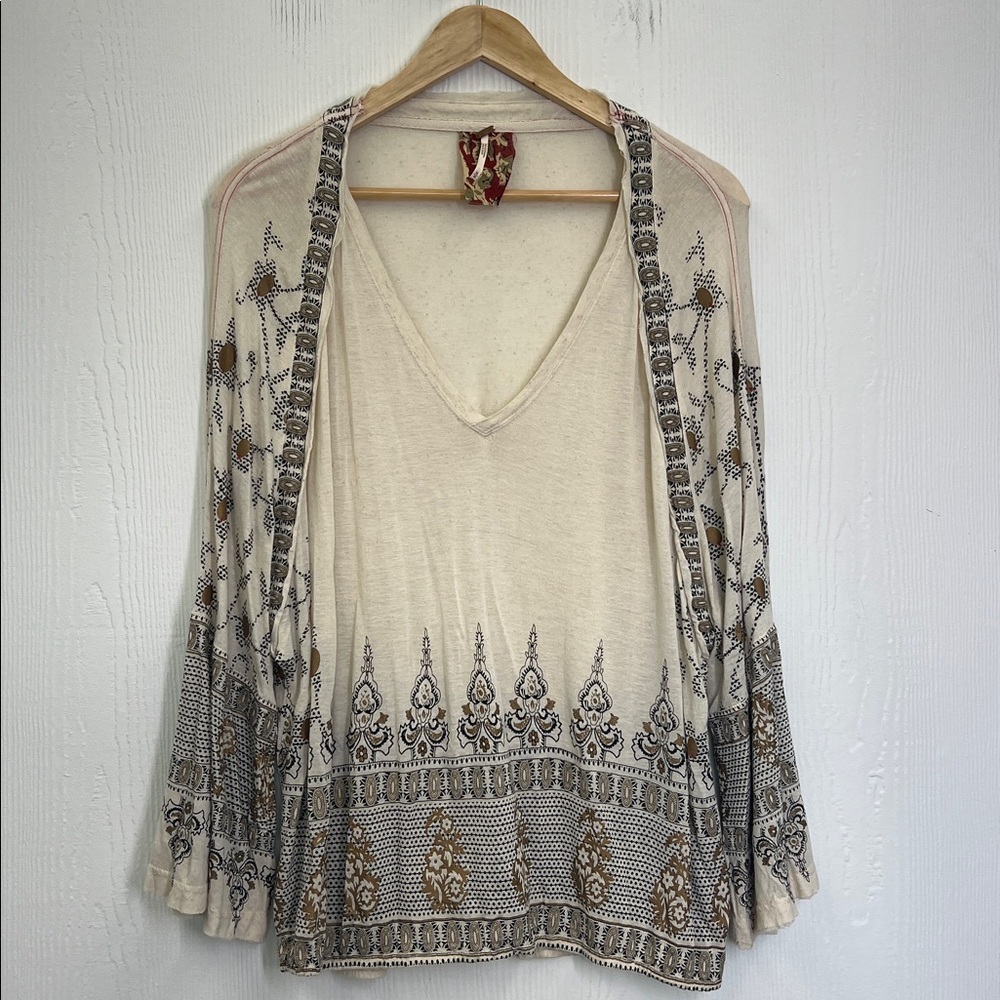 Free People - Beige Medallion Printed V Neck Long Sleeve Blouse Size Medium - Picture 8 of 10